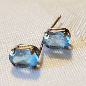 10K Solid Yellow Gold Stud Earrings Topaz or Aquamarine Blue Vtg